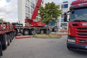 Mobilkran-Einsatz in Berlin Tempelhof